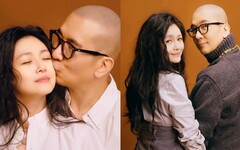 烈陽下默默守候摯愛 具俊曄現身大S墓園畫面令人鼻酸