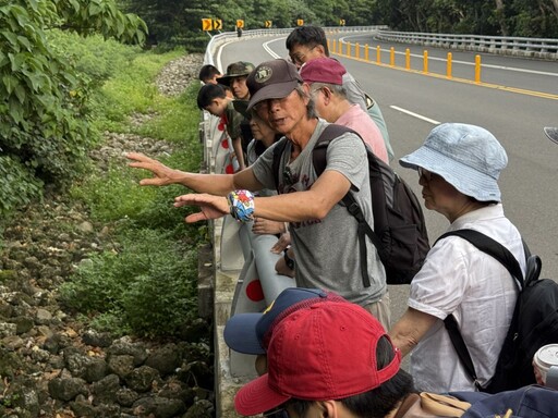 生命啟蒙號召淨灘行動！黃振輝、呂秀金攜手洪輝祥守護後灣陸蟹