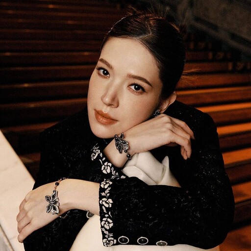 許瑋甯當媽啦！首曬兒子照 小腿爆萌「一家三口」超有愛