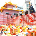 嘉義城隍中元祭盛大登場！7500張2千元紙鈔堆城門超吸睛