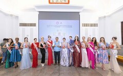 城市小姐世界美女訪金門 美人拍美景吸引全球目光