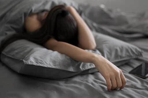 男子邀3P遭拒！仍「硬上性侵國中前女友」 友人壓制雙手、扯下衣褲