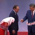 尷尬！大馬首相夫人拒與習近平握手 畫面瘋傳