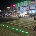 新北府中站試辦行人地面警示燈 夜間秒辨紅綠燈