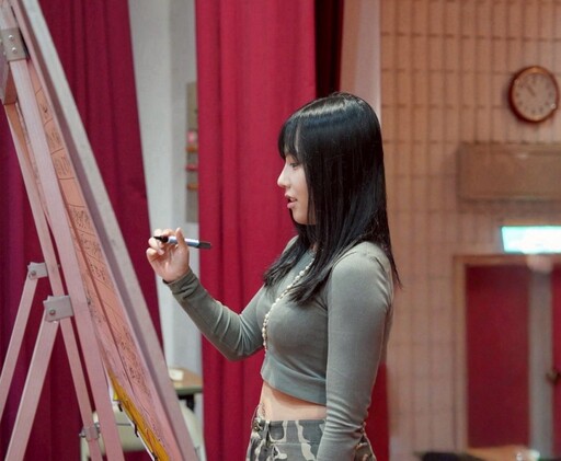 「警界郭雪芙」掀搶人大戰!清純照片網友瞬間暴動