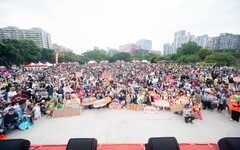 林口萬聖節親子狂歡！蔡淑君與3300萌娃變裝遊行討糖