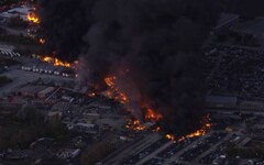 UPS貨機墜毀炸成火球！肯塔基現場成焦土 濃煙竄天釀4死