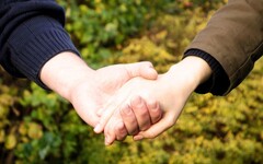 分居5天就帶男同事回家 妻創許願池群組夫崩潰了