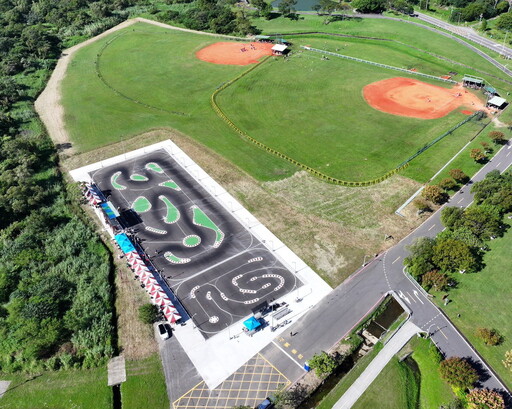 山佳河濱公園空間再升級 親子同樂遙控賽車與棒球新體驗