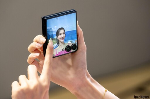 Samsung Galaxy Z Flip7發表了！手機螢幕變寬且封面螢幕更滿框