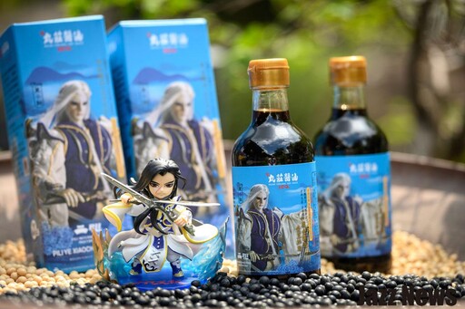 丸莊霹靂葉小釵醬油敲碗上市！讓你「溫」得到智慧正氣與情義！歷經180天古法手工純釀製