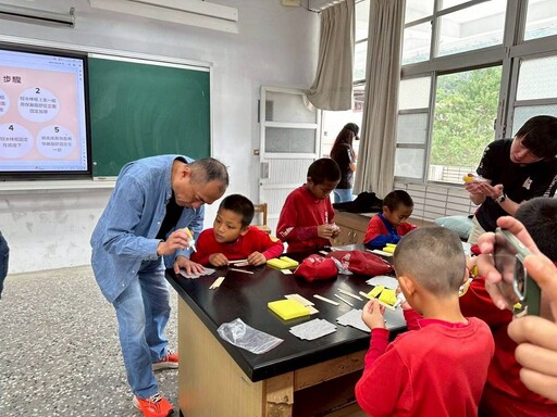 沙發先生家居遠赴台中偏鄉小學,與德芙蘭學童共築設計與棒球夢