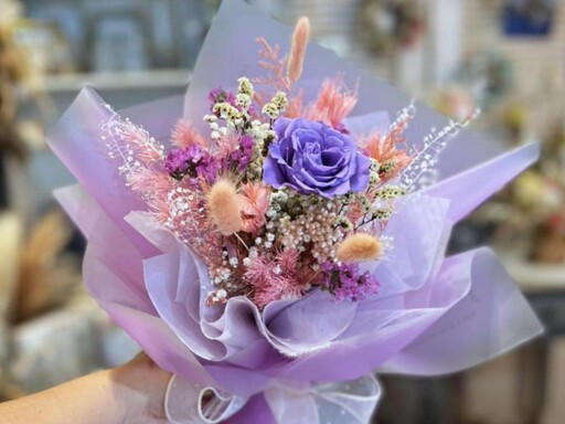 高雄花藝課程推薦 苓雅區絕美客製花禮花束 打造專屬生活儀式感