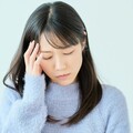 經前頭痛不只是「賀爾蒙作怪」 針刀療法精準鬆解頸椎關節囊 揪出反覆偏頭痛的真兇