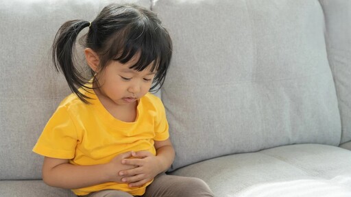 腹瀉不是小感冒 病毒性腸胃炎高峰期孩子發燒腹瀉怎麼辦?4步驟照護指南