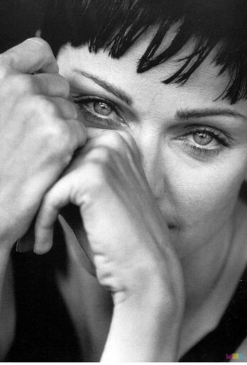 1994 年在洛杉磯的Madonna瑪丹娜… 呈現的肢體語言近乎一種完美的感覺