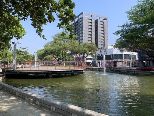 屏東公園水池清淤 將提昇整體園區環境舒適度