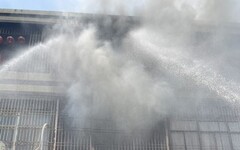 東港消防局今(29)日11時19分接獲東港鎮船頭路住宅火警