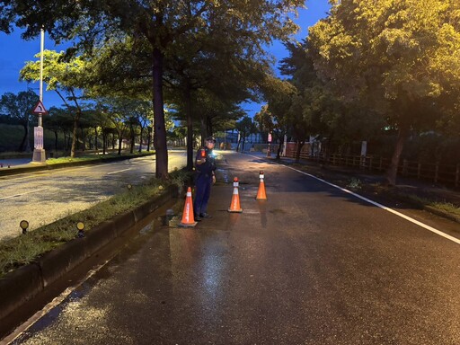 梅雨季首波鋒面到！臺中環河路機車道出現坑洞 烏日分局警疏導護用路安全