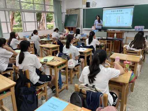 「大手廉小手」清廉教育首度邁入屏東縣高中校園宣導教育