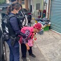 8旬老婦人推嬰兒車獨自外出迷路 屏東警方暖心協助返家