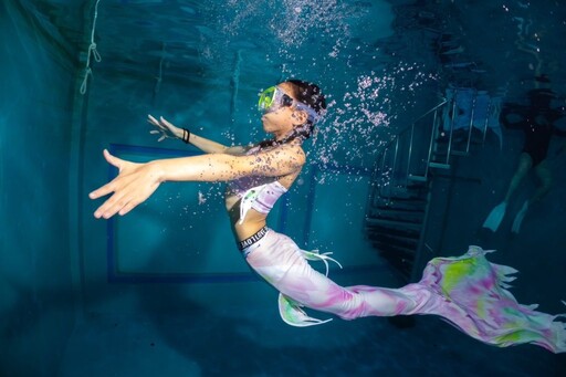 水中展現肢體之美，基隆海科館辦理人魚表演賽