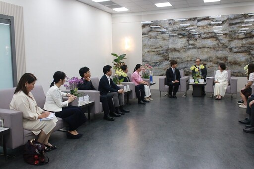 日本全國日台友好議員協議會神戶市議會議員連盟訪台 下機直奔屏東關切災情