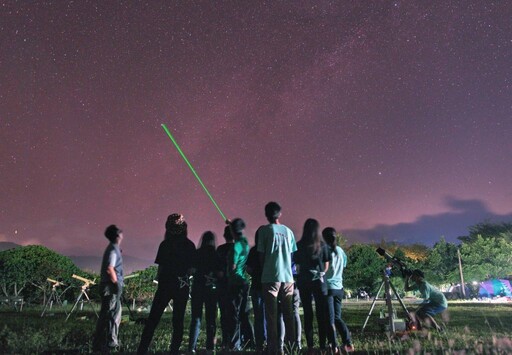 高雄觀光圈陪你七夕看英仙座流星雨 暢遊同學農場