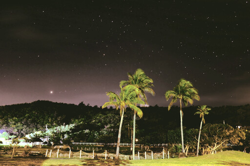 英仙座流星雨晴夜超夯 七夕情人節首選小墾丁