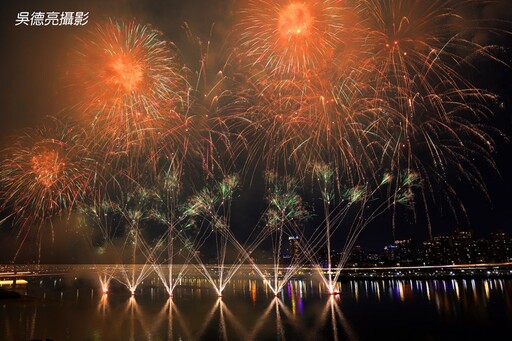 台北大稻埕夏日節煙火在七夕情人節壓軸登場