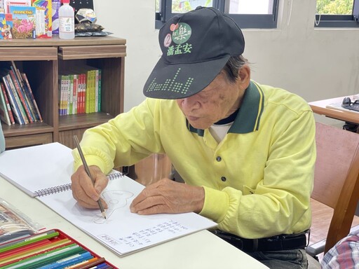 屏東縣竹田老人文康中心啟動生命故事書計畫 長者回顧人生再展新顏