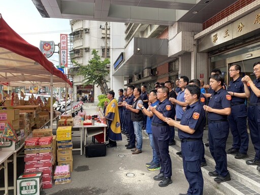 基隆警三分局中元普渡 祈求治安交通平穩