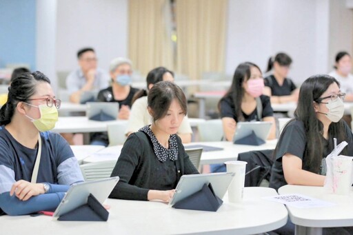 大手牽小手、數位學習趣 竹市府「家長數位知能指引」攜手提升孩子數位學習效能