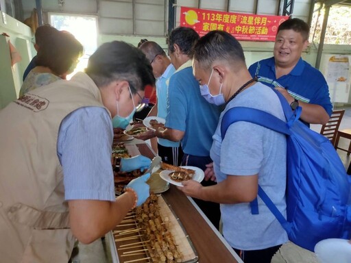 屏縣遊民收容所安排烤肉 致贈物資及紅包關懷街友 共度中秋佳節