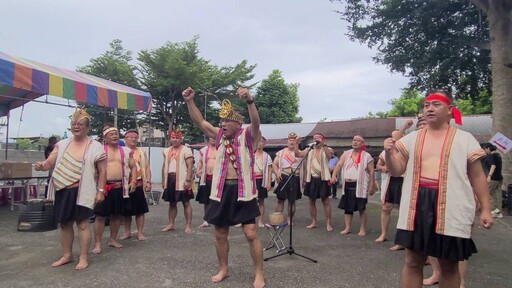 關山分局辦「月圓人團圓」聯誼活動 「八部合音天籟團」盛裝祈福賓主盡歡