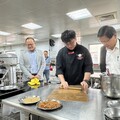 完成碳足跡盤查與碳中和作業 敏實科大「柿子牛軋糖」全台首例通過國際標準查證