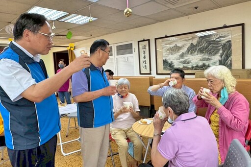 致力打造溫暖暨尊嚴的頤養環境有成 八德榮家安養堂交流茶會肯定兩位缷任堂長卓越表現