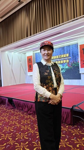 謝明輝獲得中國文學詩詞獎，背後最大的功臣——太太蔡玉盞