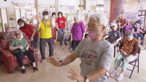 秋霖園日照中心搬新家募款 振道慨捐2萬支持並透過凱擘互動健走攜手長者室內健走步道趣