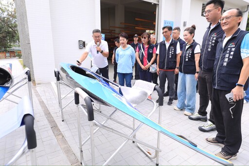 「同舟共濟」盼讓台灣更好 台灣首位女首長領軍划龍舟