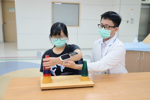 AI復健 48歲腦中風患者重拾動作能力
