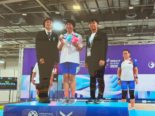警界女力炸裂!台中警工業區所長陳靖宣勇奪世界舉重金牌:「女生也能舉起世界」