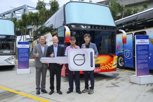 VOLVO全系列巴士賞析會暨車體廠聯展 B13R雙車型全台首交車