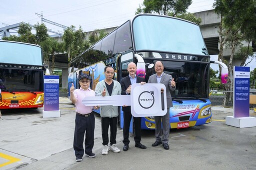 VOLVO全系列巴士賞析會暨車體廠聯展 B13R雙車型全台首交車