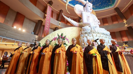 靈鷲山福城揭幕開啟慧門 玉佛開光照見願心