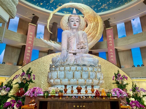 靈鷲山福城揭幕開啟慧門 玉佛開光照見願心