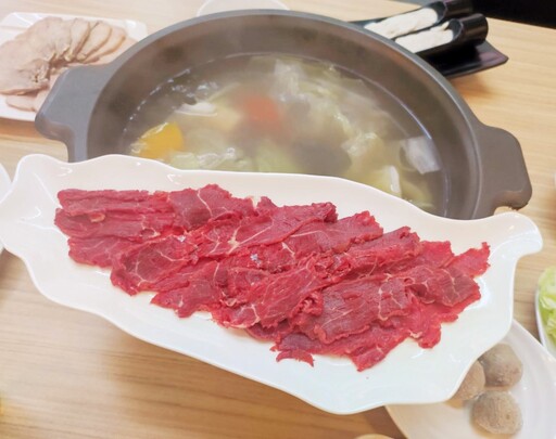 現宰溫體牛肉x職人手炒熱菜 台中聚餐宵夜必訪名店「夯牛溫體牛肉火鍋」五星評價饕客喊讚!