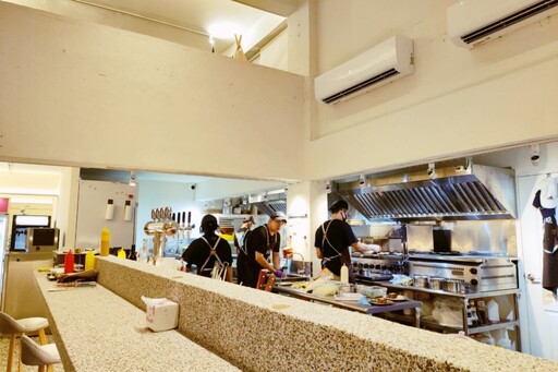 放慢腳步避風港、創意美食相聚食光 城市中的微露營「66串燒」打造港都夜聚新熱點