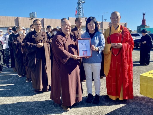 復育海洋生態愛地球 靈鷲山與基隆市府啟航赴基隆嶼淨灘放流萬尾魚苗