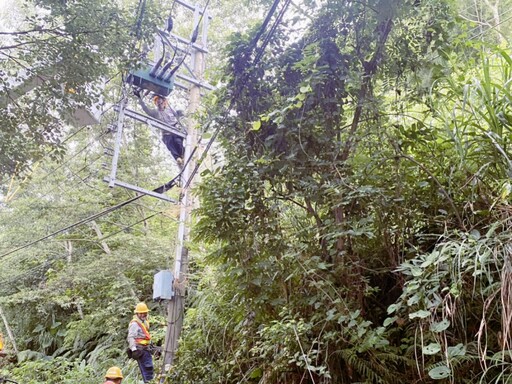 丹娜絲颱風自桃竹交界出海 台電新竹區處增派人力設備全力搶修均已恢復供電